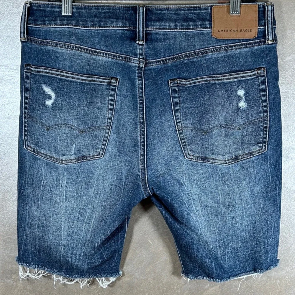 American Eagle Airflex+ Mens Distressed Denim Shorts Blue Medium Wash Size 34